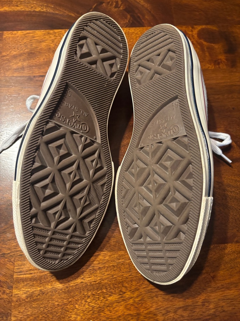 CONVERSE Chuck 70 Low Top Shoes - Picture 8 of 9